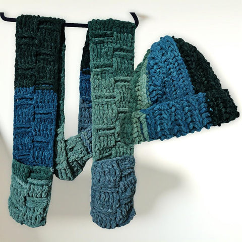 Scarf with Pockets and Matching Hat